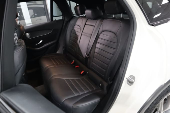 2025 Mercedes-benz Glc