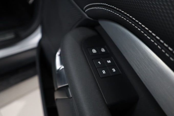 2025 Land Rover Discovery