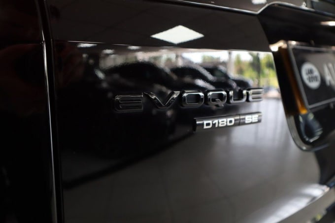 2025 Land Rover Range Rover Evoque