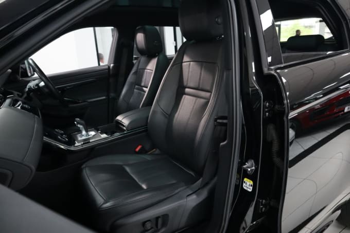 2025 Land Rover Range Rover Evoque