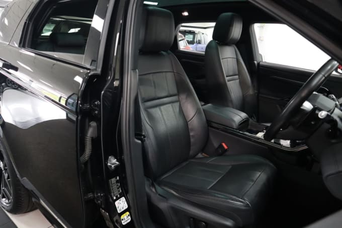 2025 Land Rover Range Rover Evoque