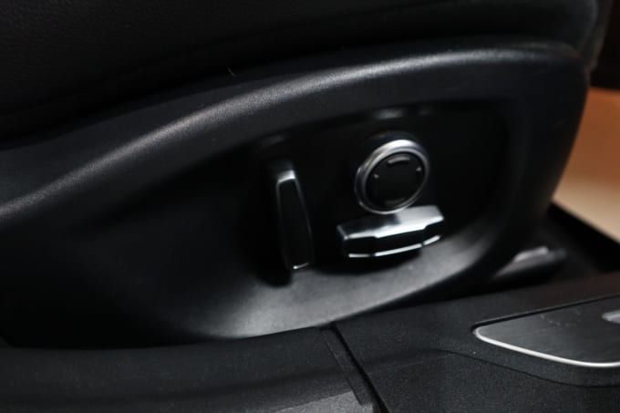 2025 Jaguar Xf