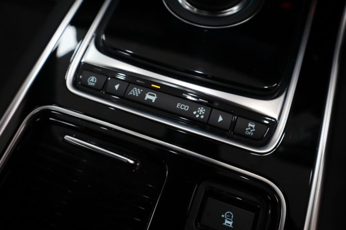 2025 Jaguar Xf