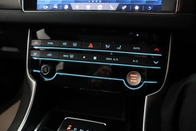 2025 Jaguar Xf