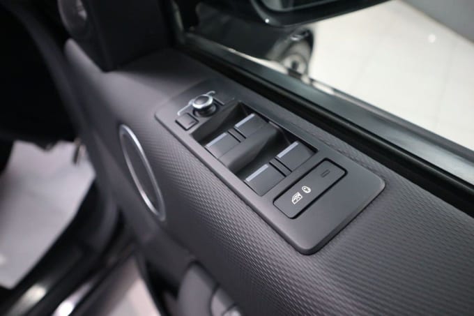 2025 Land Rover Discovery