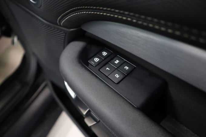 2025 Land Rover Discovery