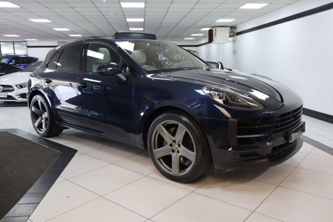 2025 Porsche Macan