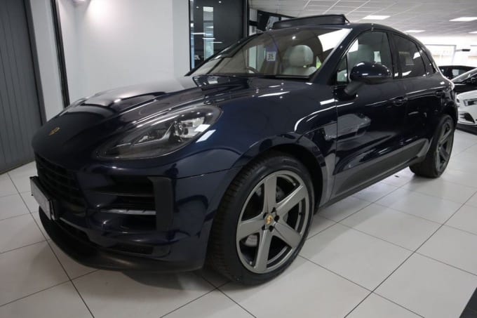 2025 Porsche Macan