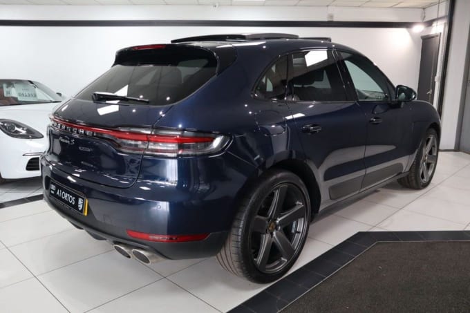 2025 Porsche Macan