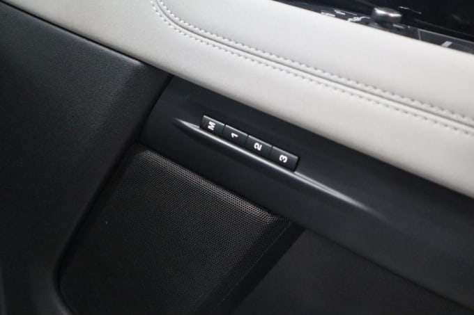 2025 Land Rover Range Rover Evoque