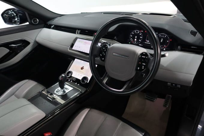 2025 Land Rover Range Rover Evoque