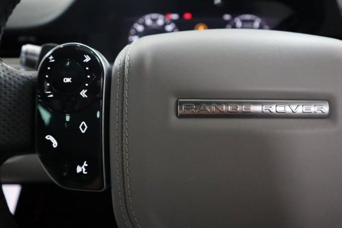 2025 Land Rover Range Rover Evoque