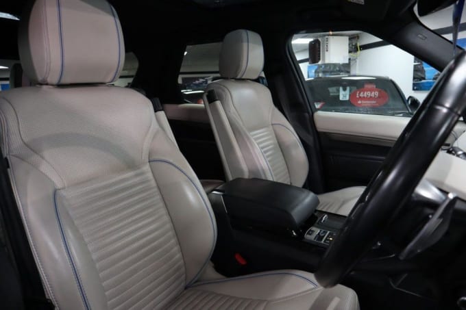 2025 Land Rover Discovery
