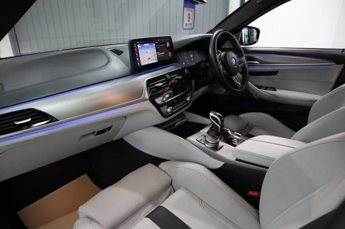 2025 BMW M5