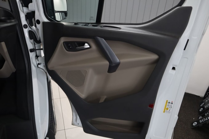 2025 Ford Transit Custom