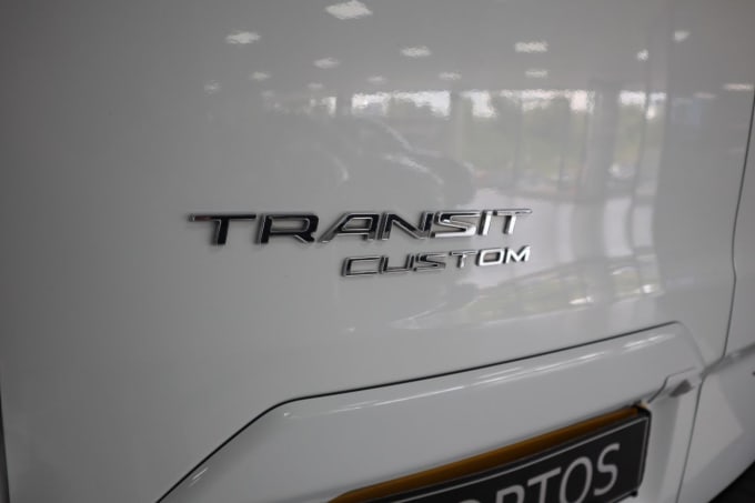 2025 Ford Transit Custom