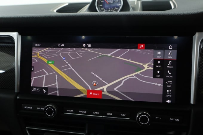 2025 Porsche Macan