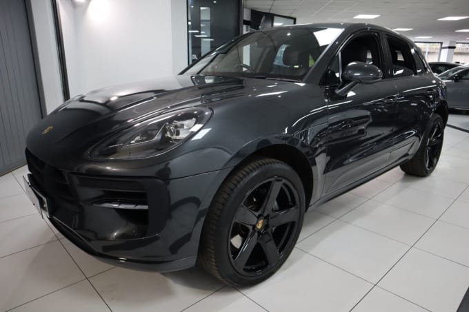 2025 Porsche Macan