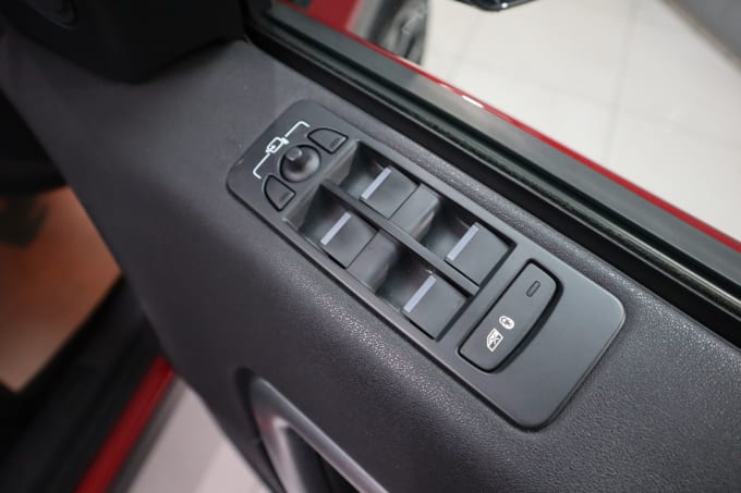 2025 Land Rover Discovery Sport