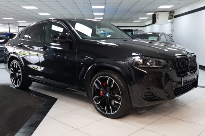 2025 BMW X4