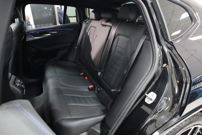 2025 BMW X4