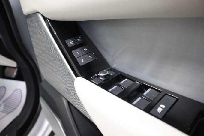 2025 Land Rover Range Rover Velar