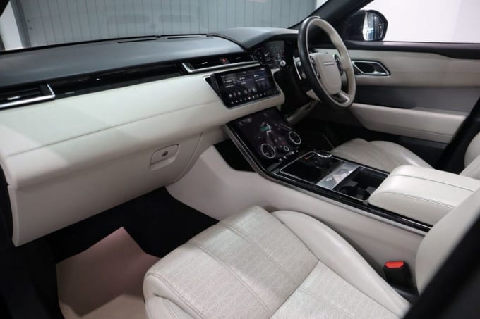 2025 Land Rover Range Rover Velar