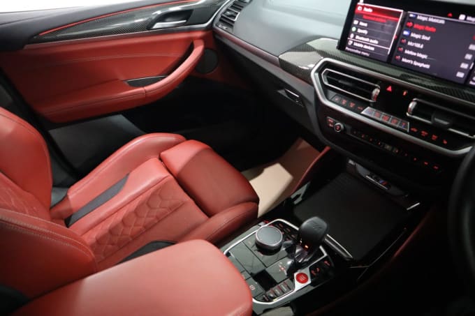 2025 BMW X4 M
