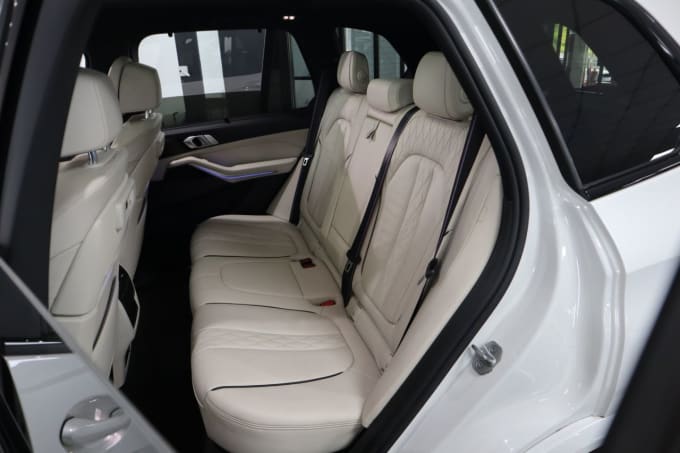 2025 BMW X5