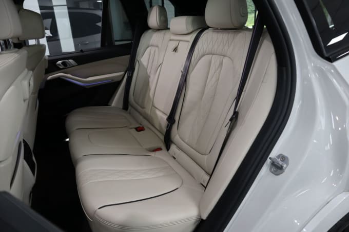 2025 BMW X5