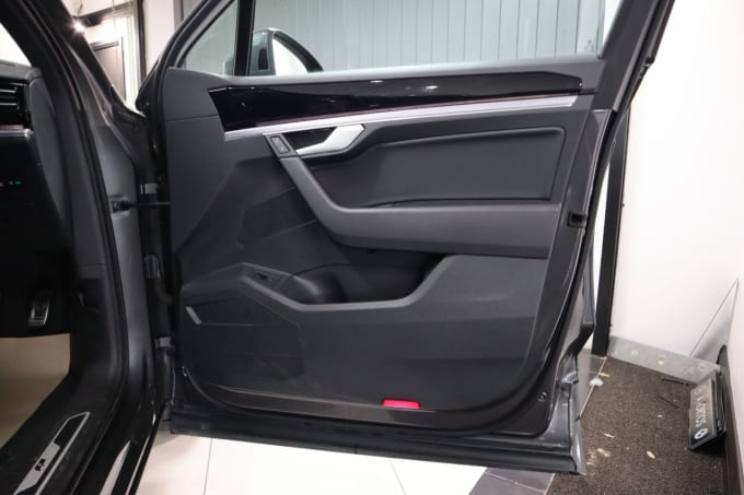 2025 Volkswagen Touareg