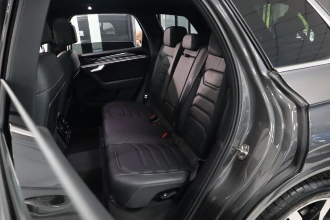 2025 Volkswagen Touareg