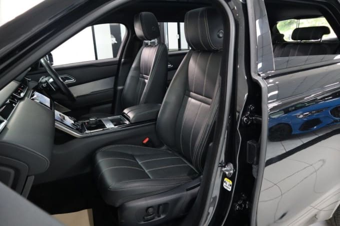 2025 Land Rover Range Rover Velar