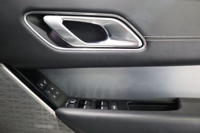 2025 Land Rover Range Rover Velar