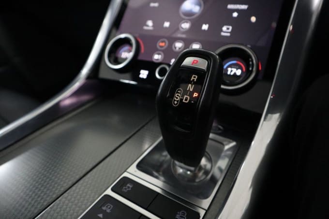 2025 Land Rover Range Rover Sport