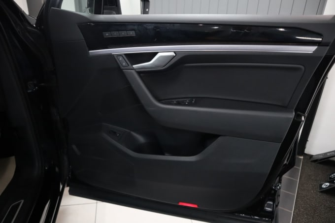 2025 Volkswagen Touareg