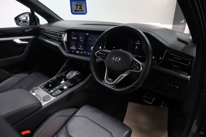 2025 Volkswagen Touareg