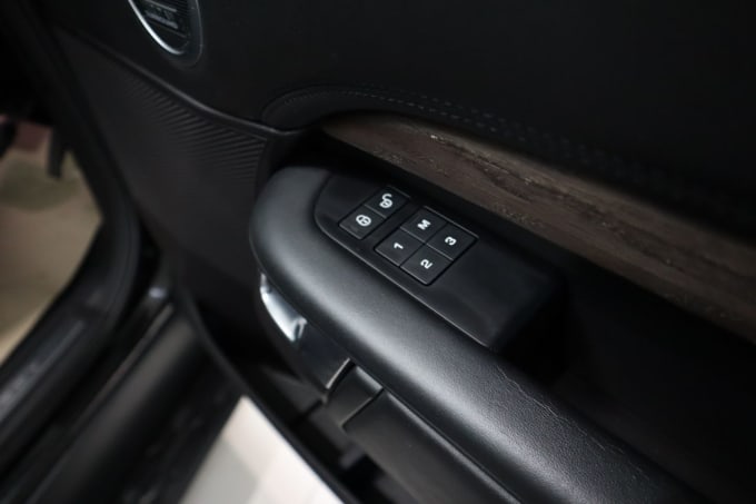 2025 Land Rover Discovery