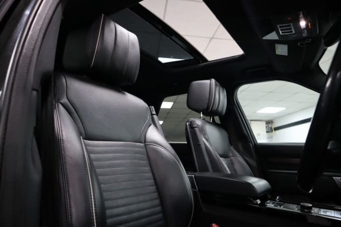 2025 Land Rover Discovery