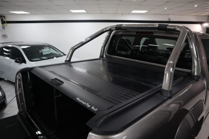 2025 Volkswagen Amarok