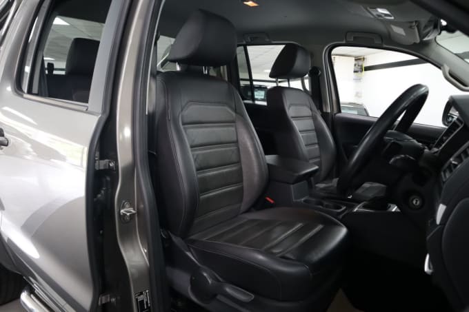 2025 Volkswagen Amarok