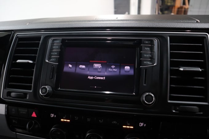 2025 Volkswagen Caravelle