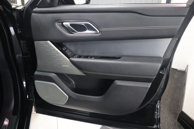 2025 Land Rover Range Rover Velar