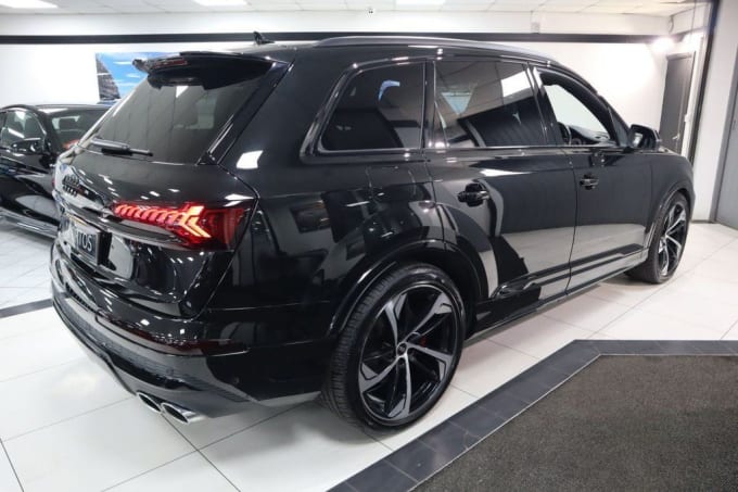 2025 Audi Sq7