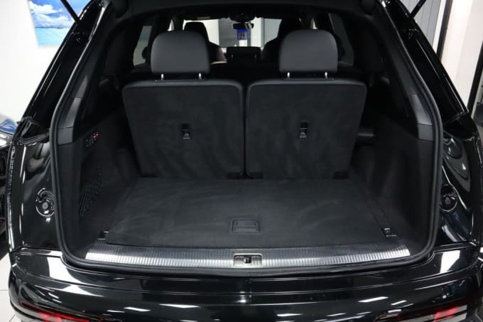 2025 Audi Sq7