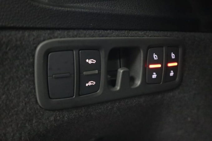2025 Audi Sq7
