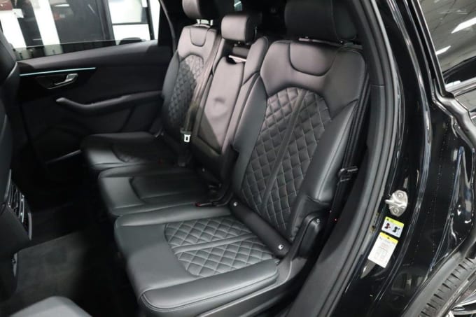 2025 Audi Sq7