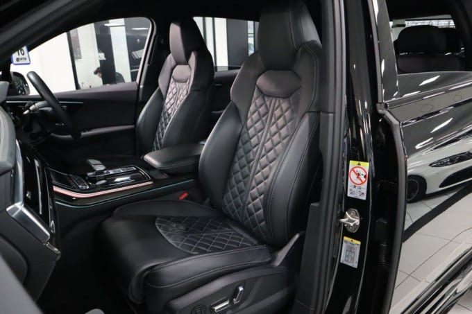2025 Audi Sq7