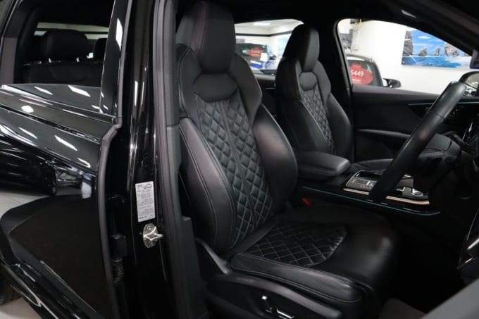 2025 Audi Sq7