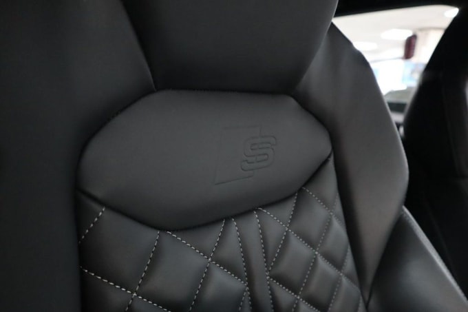 2025 Audi Sq7